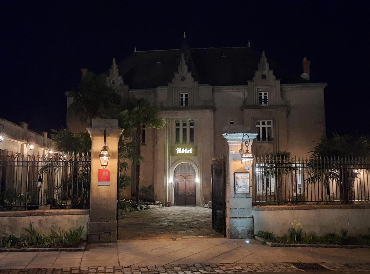 Hotel De La Barbacane Tiffauges Экстерьер фото