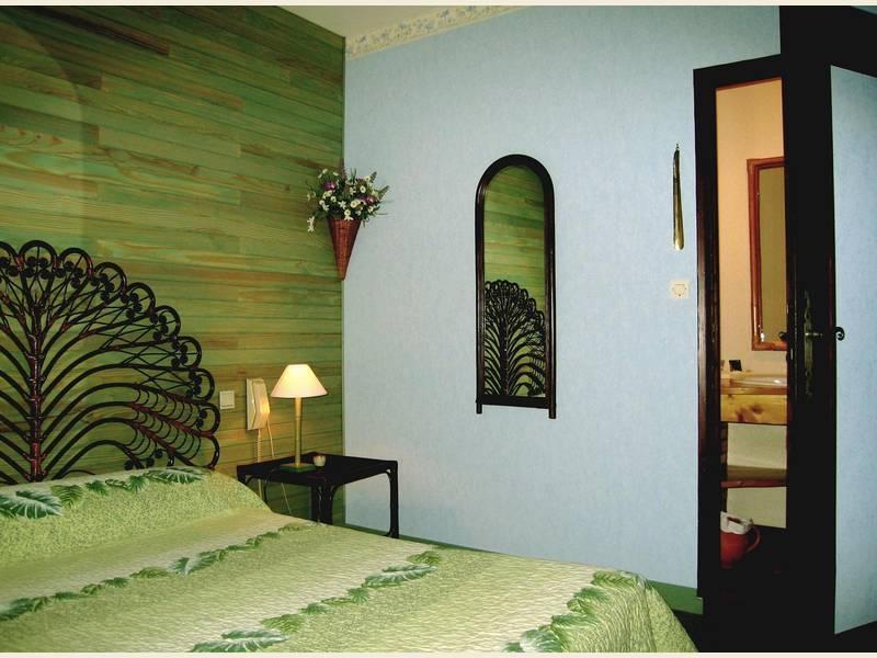 Hotel De La Barbacane Tiffauges Экстерьер фото